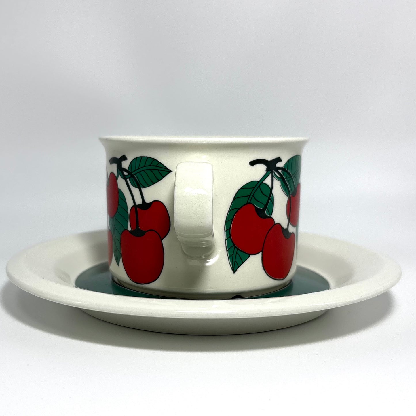 ARABIA Kirsikka ティーカップ＆ソーサー C&S （アラビア/キルシッカ） ①