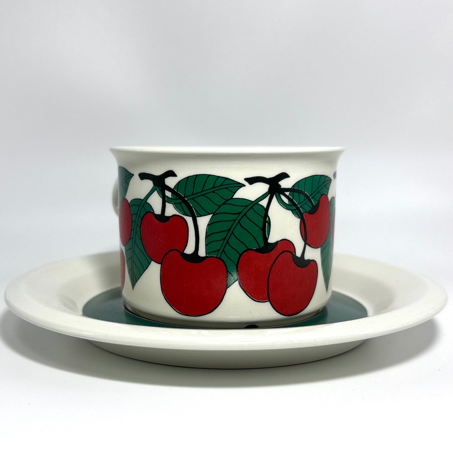 ARABIA Kirsikka ティーカップ＆ソーサー C&S （アラビア/キルシッカ） ①