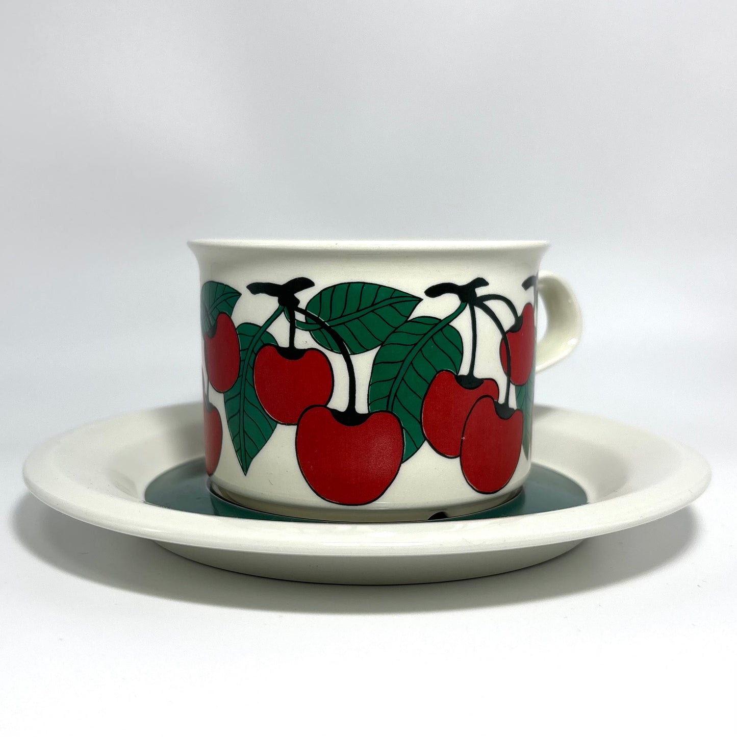 ARABIA Kirsikka ティーカップ＆ソーサー C&S （アラビア/キルシッカ） ①