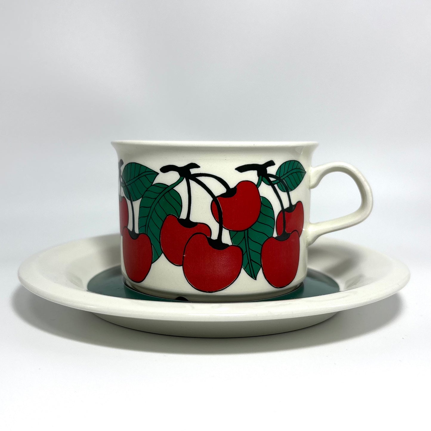 ARABIA Kirsikka ティーカップ＆ソーサー C&S （アラビア/キルシッカ） ①